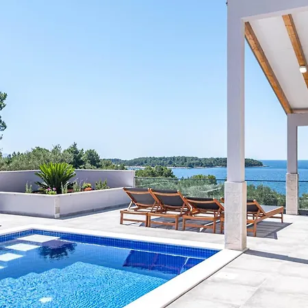 Blue Panorama Вела-Лука