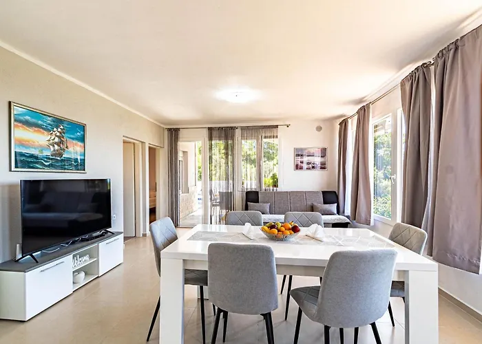 Blue Panorama * Vela Luka